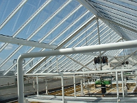 Dach aus Glas und Stahl: Innenansicht
